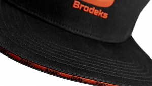 Бейсболка Brodeks KM131, красный/черный Brodeks в Санкт-Петербурге 5