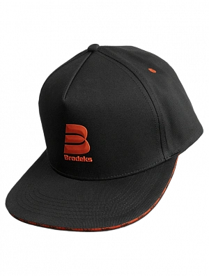 Бейсболка Brodeks KM131, красный/черный Brodeks в Санкт-Петербурге