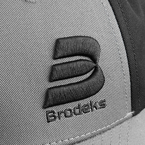 Бейсболка Brodeks KM130, серый